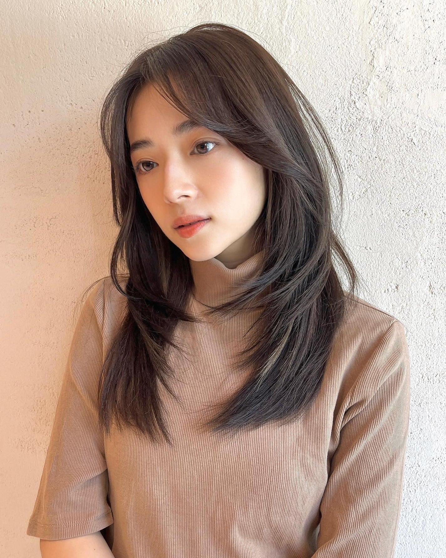 HARUNA on LIPS 「さらっとスタイリングできる!レイヤースタイルです🩷#レイヤーカ..」(4枚目)