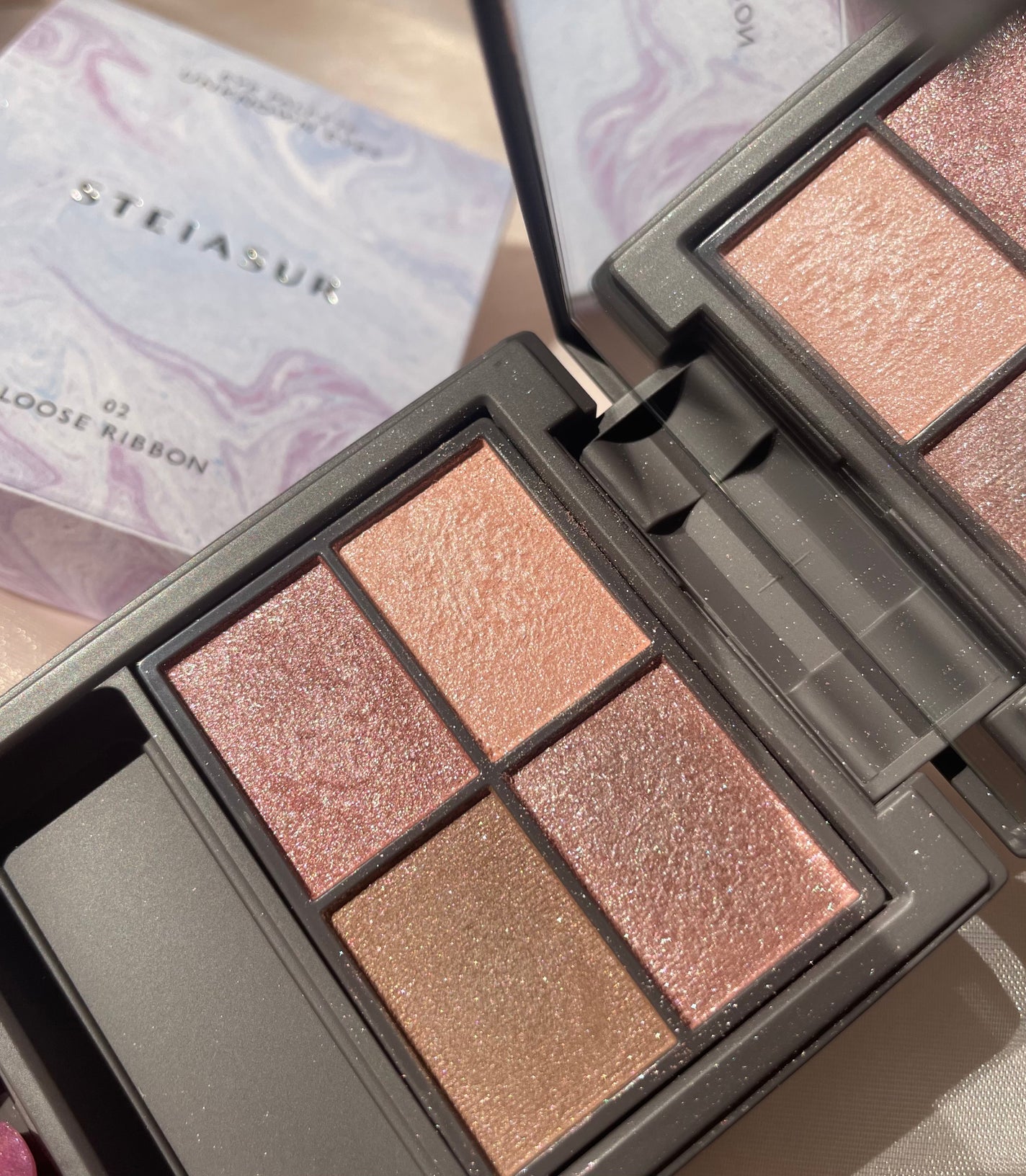アンノウンアイズ/STEIASUR(ステイアシュール)/アイシャドウパレットを使ったクチコミ(3枚目)