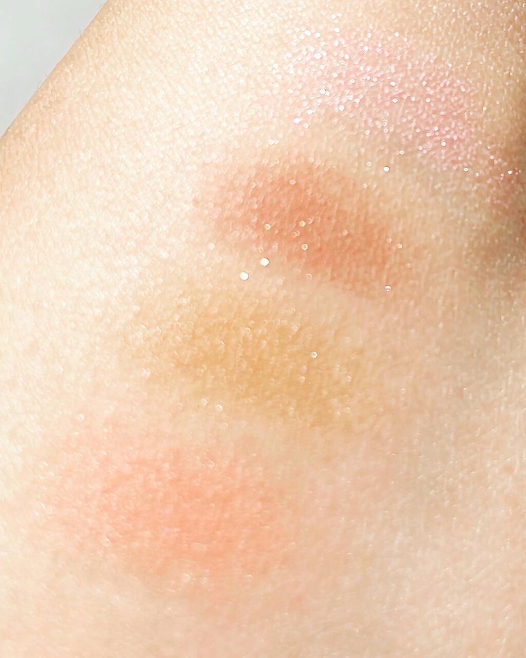 ミネラルクラッシィシャドー/エトヴォス/アイシャドウパレットを使ったクチコミ（2枚目）