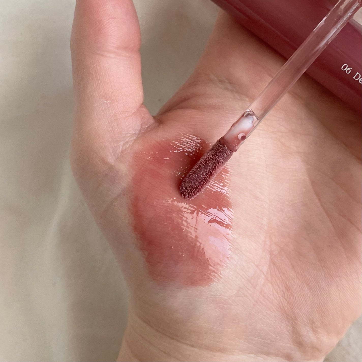 グラスティングカラーグロス/rom&nd/リップグロスを使ったクチコミ(3枚目)