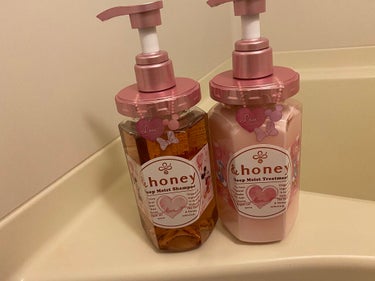 &honey ディープモイスト シャンプー1.0／ヘアトリートメント2.0

浮気してごめんね😭やっぱりあんたらが1番だよ😭

LIPPSのプレゼントで出会ってからもうこのシリーズが良くて良くて
写真の