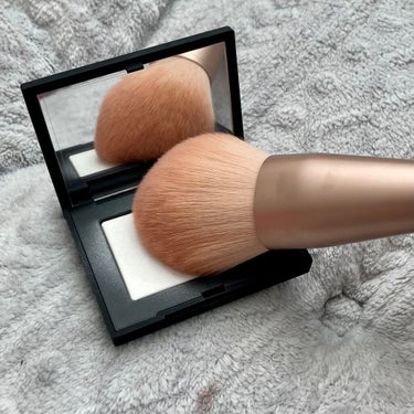 ライトリフレクティングセッティングパウダー　プレスト　N/NARS/プレストパウダーを使ったクチコミ（2枚目）