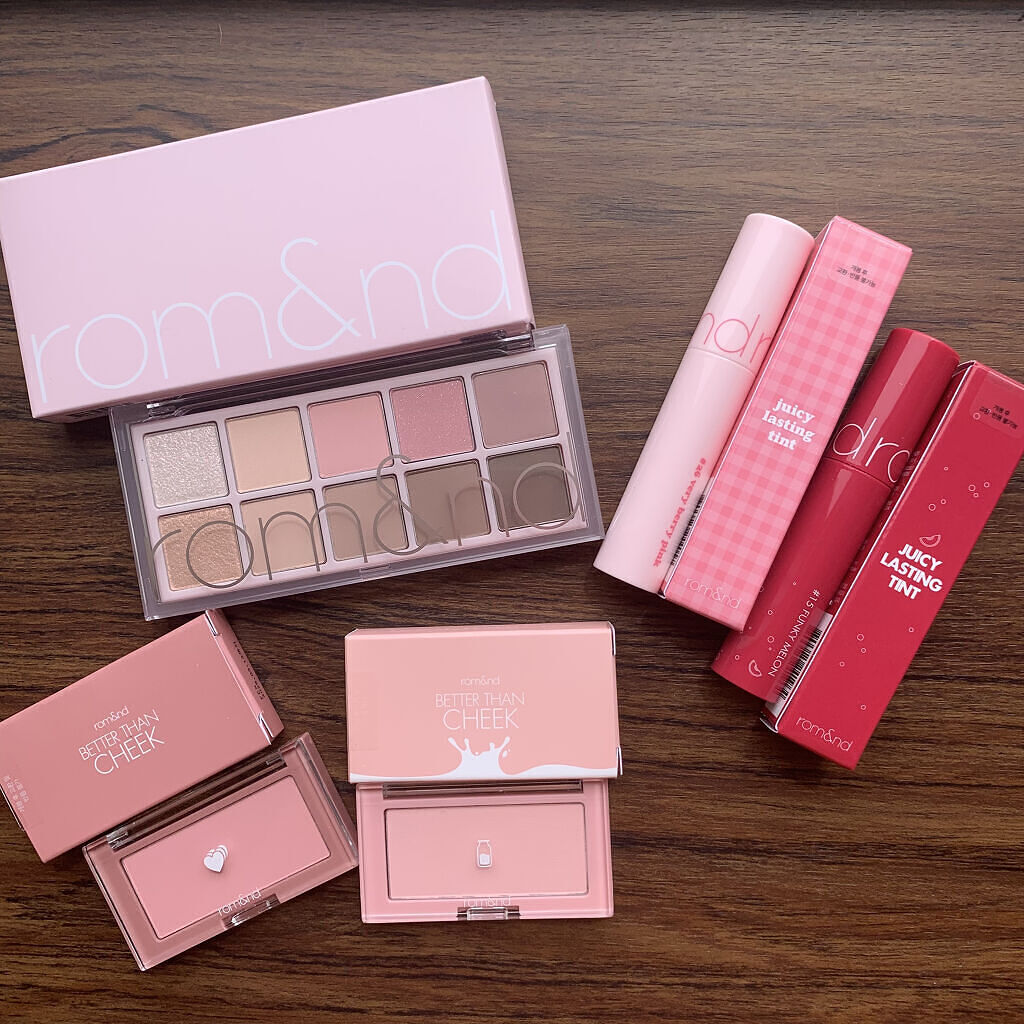 メガ割購入品第2弾！

だいぶ前に届いてはいたものの忙しすぎて開封する時間がなく今頃に…。にしても買いすぎやろ過去の自分。

開けただけでわかるかわいさ！使ってないのにかわいいのがわかるよー😭💕

ROM&NDは何気にリップぐらいしか使