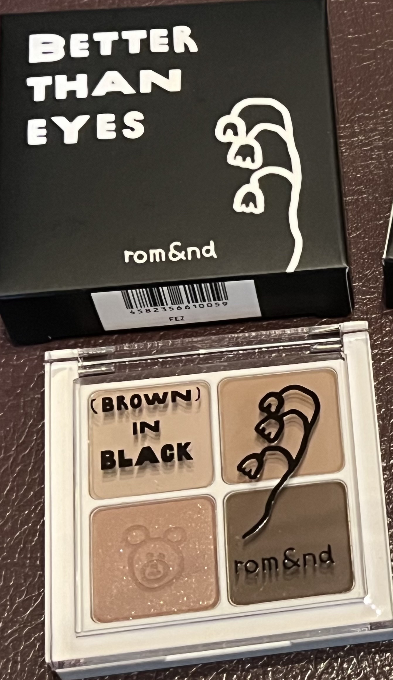 ベターザンアイズ B01 バックウィートフラワーインブラック（INAPSQUAREコラボ）/rom&nd/アイシャドウパレットを使ったクチコミ（2枚目）
