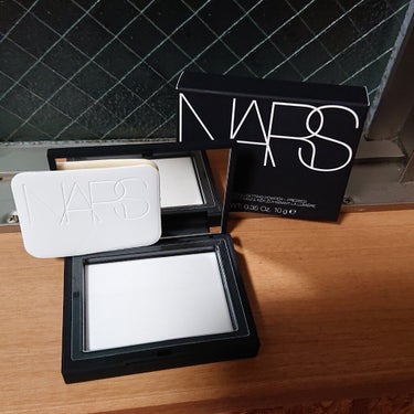 ライトリフレクティングセッティングパウダー　プレスト　N/NARS/プレストパウダーを使ったクチコミ（1枚目）