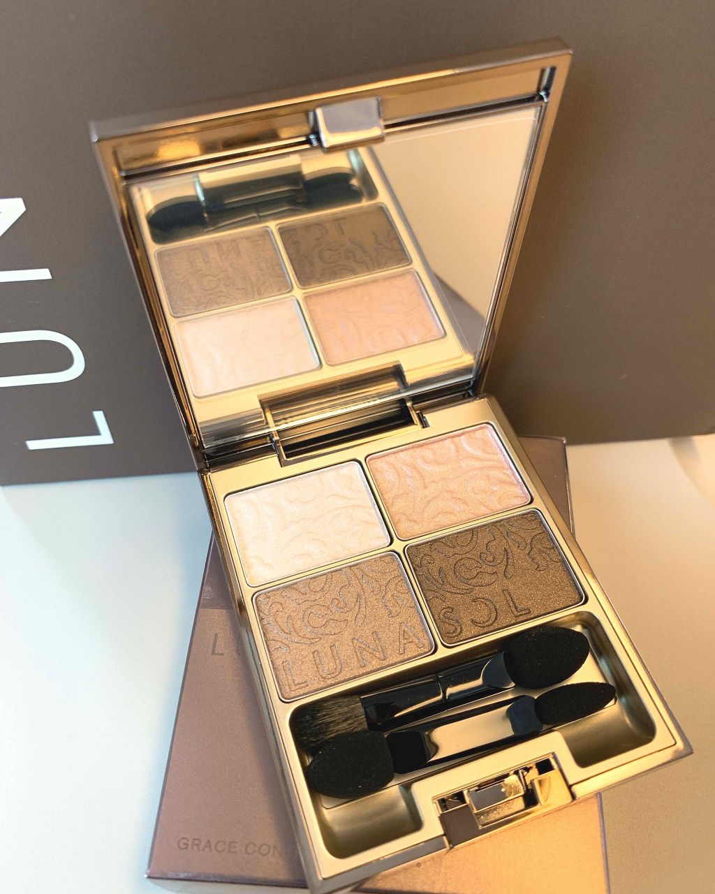 グレイスコントラスティングアイズ 02 Romantic Pink/LUNASOL/アイシャドウパレットを使ったクチコミ（1枚目）