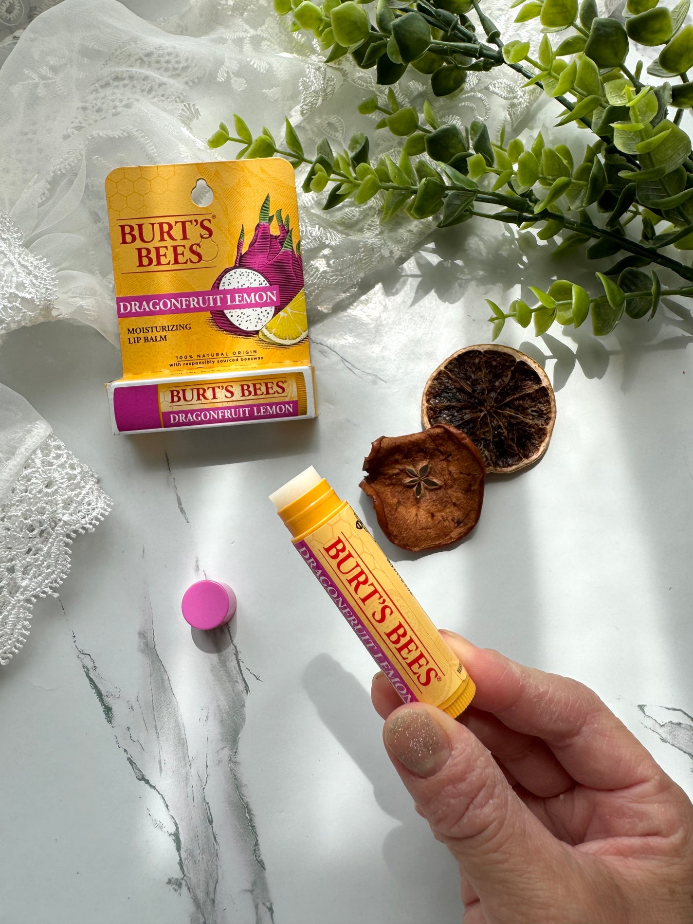 ポメグラネイトリップバーム/BURT'S BEES/リップバームを使ったクチコミ(2枚目)