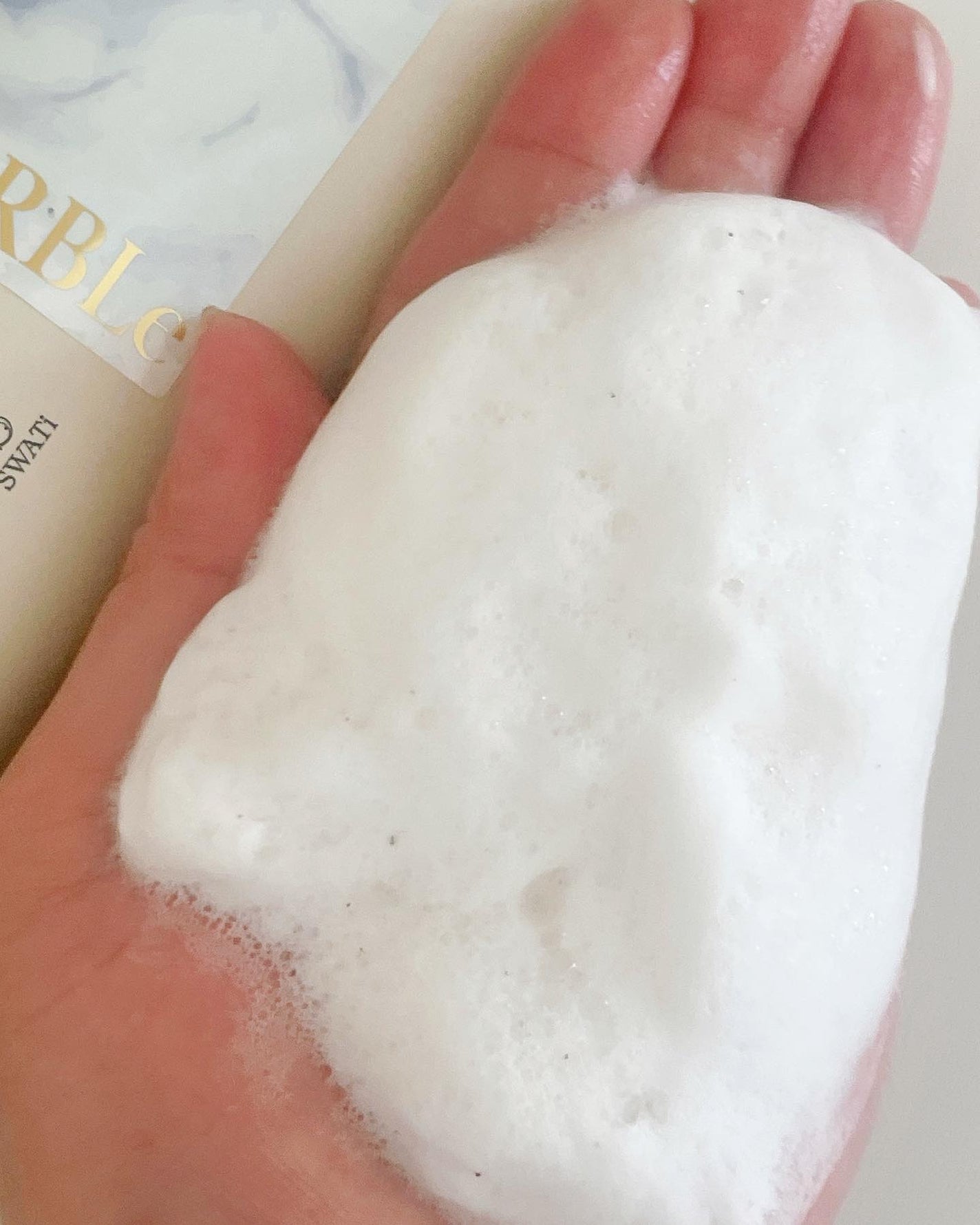 CLAY & SCRUB BODY WASH/SWATi MARBLe/ボディスクラブを使ったクチコミ(5枚目)