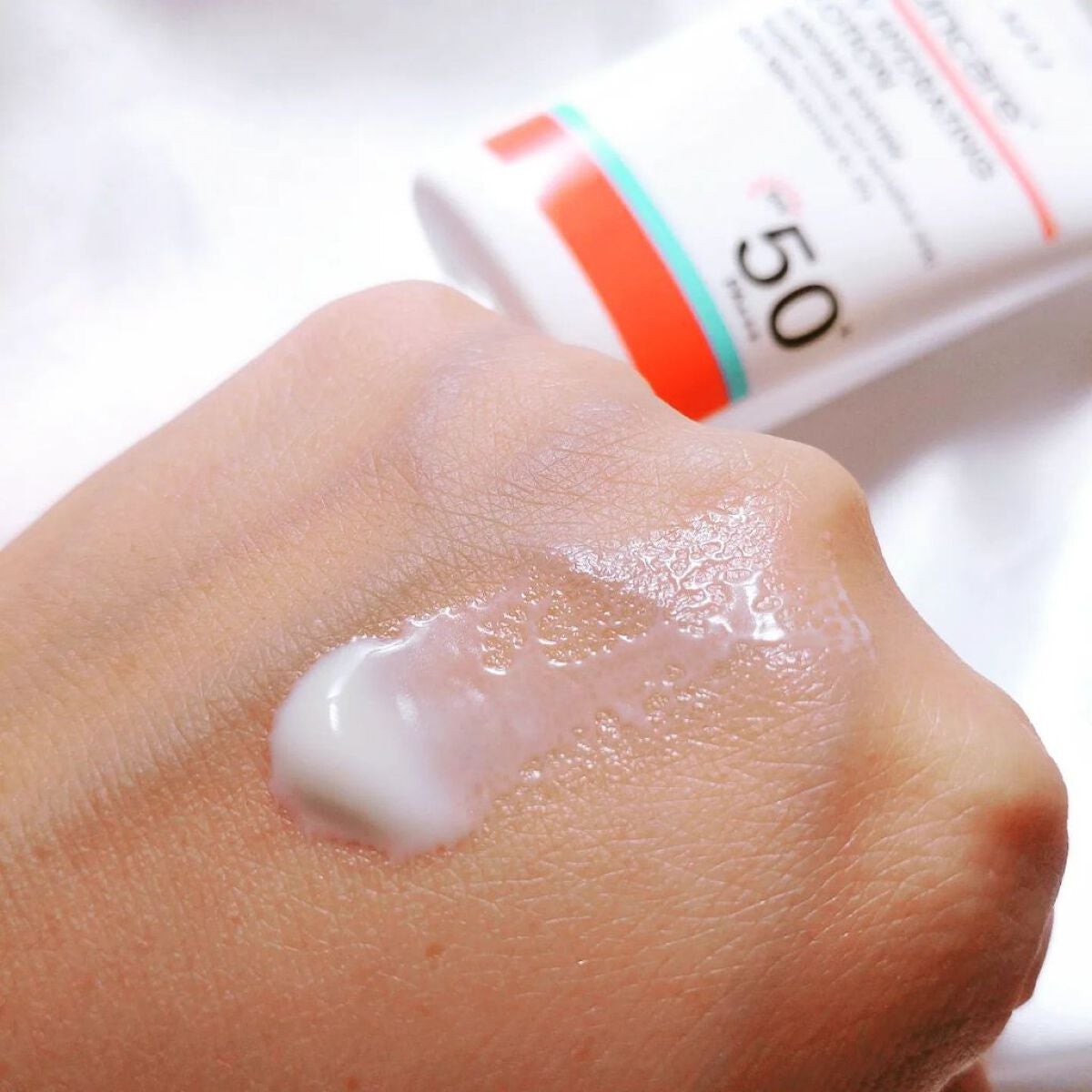 サンスクリーン+ モイスト日焼け止め<日焼け止め>/DR.WU/日焼け止めクリームを使ったクチコミ(4枚目)