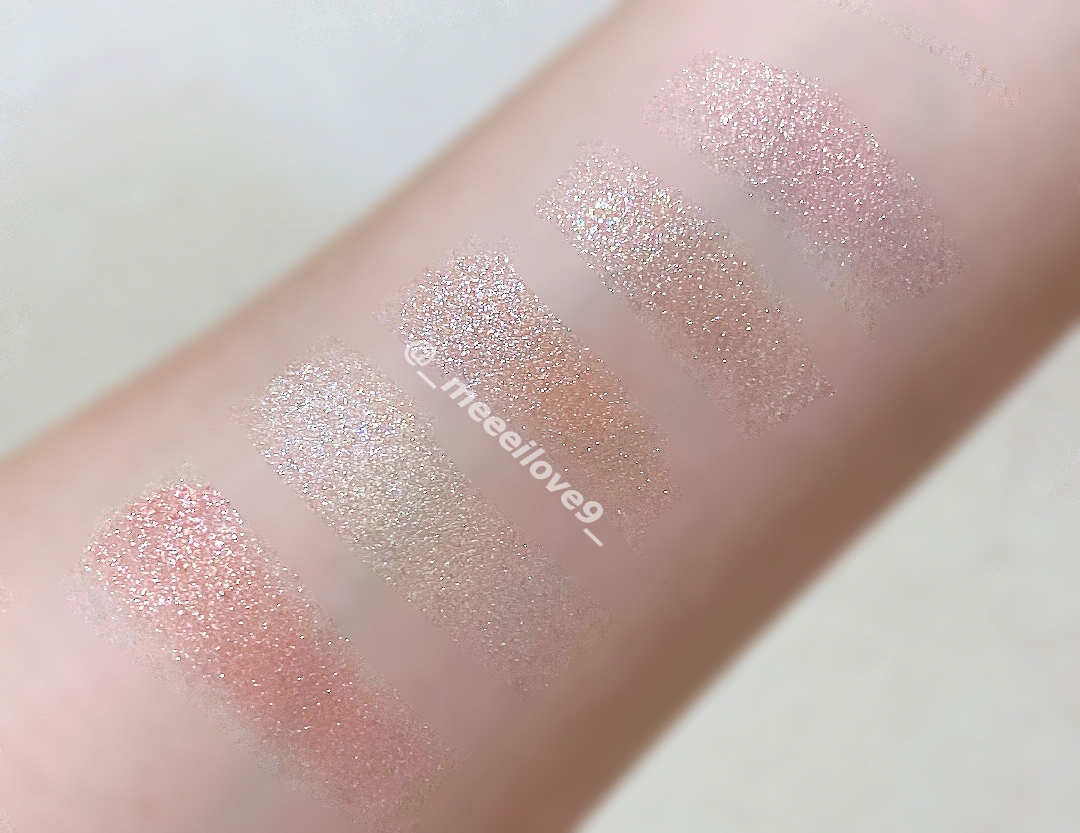 アディクション ザ アイシャドウ スパークル/ADDICTION/単色アイシャドウを使ったクチコミ（2枚目）