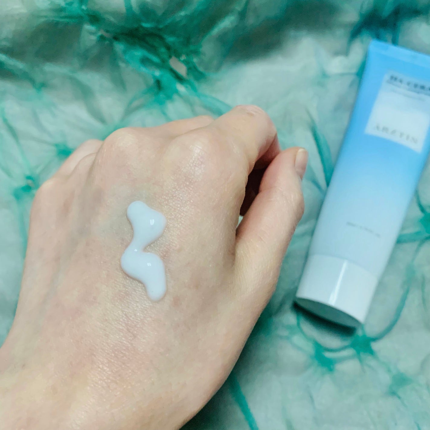 ヒアセラ モイスチャークリーム/エルツティン/フェイスクリームを使ったクチコミ(2枚目)