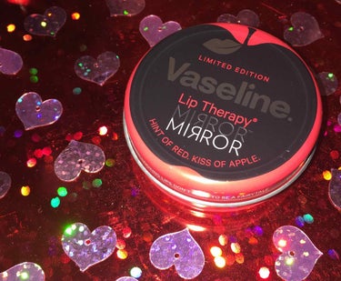 私の乾燥唇はこれに守られてるpart 2💖✌🏾

Vaseline:リップモイストシャインアップル
これは友達に誕プレで頂いたものなんですけど私が使った保湿リップの中で1番最強だと思います💪🏾💪🏾💪🏾
