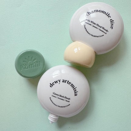 MOON on LIPS 「.🌱🌿🌱🌿🌱🌿カミールパフューマリーハンド&ネイルクリームカモ..」(1枚目)
