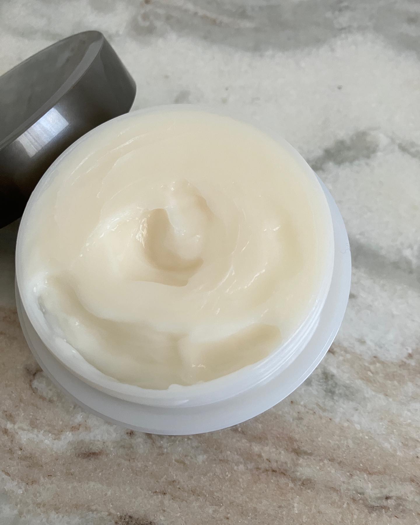  プリュスオー メロウリュクスマスク ジャータイプ/plus eau/ヘアマスク・ヘアパックを使ったクチコミ（3枚目）