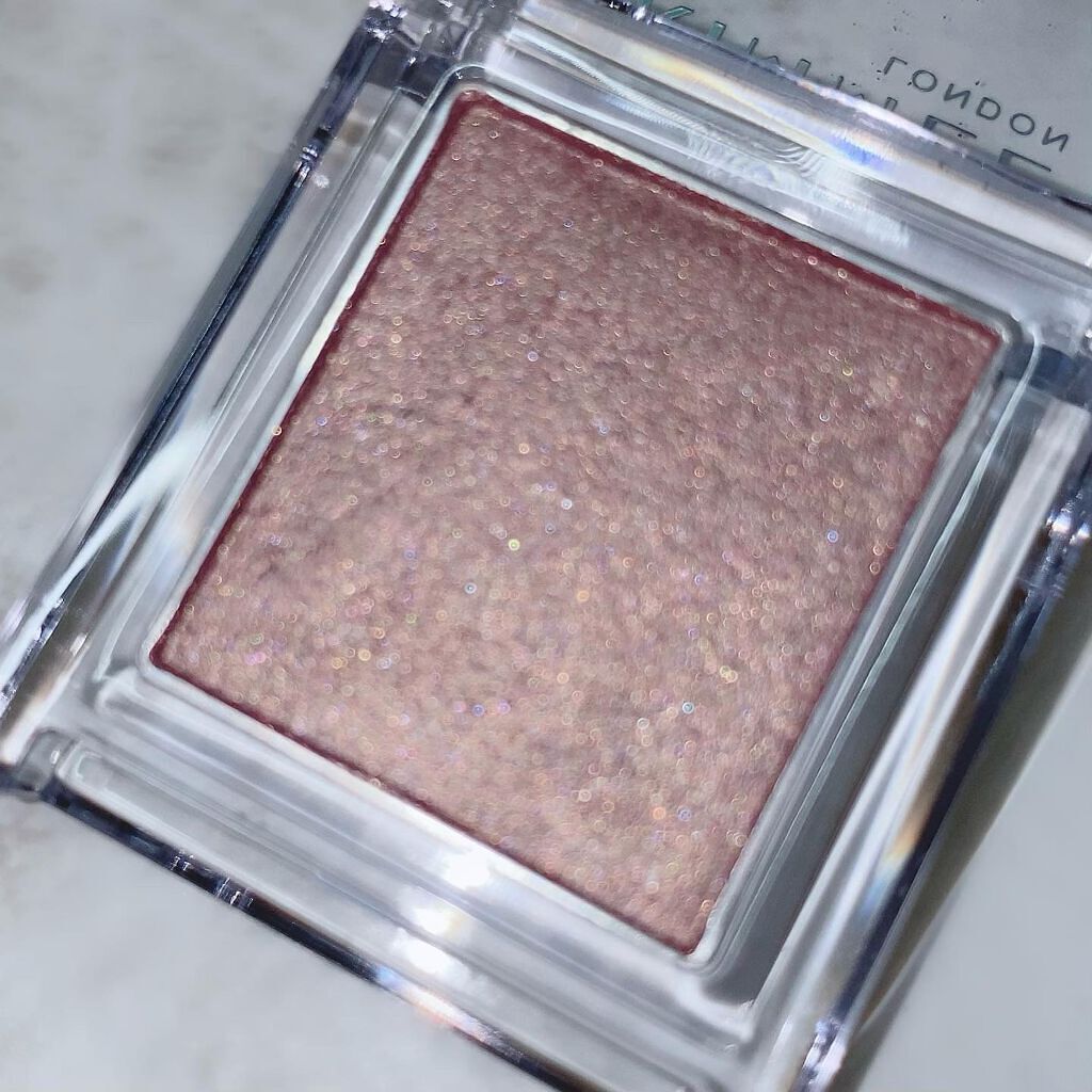 プリズム パウダーアイカラー/リンメル ロンドン/単色アイシャドウを使ったクチコミ(3枚目)