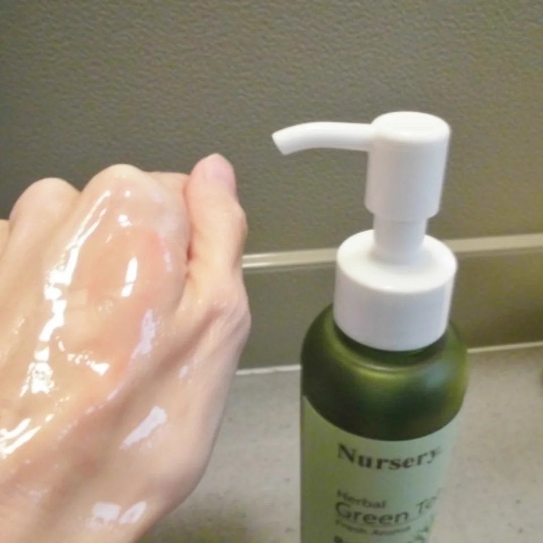 リフレッシングクレンジングオイル ハーバルグリーンティー/Nursery(ナーセリー)/オイルクレンジングを使ったクチコミ(4枚目)