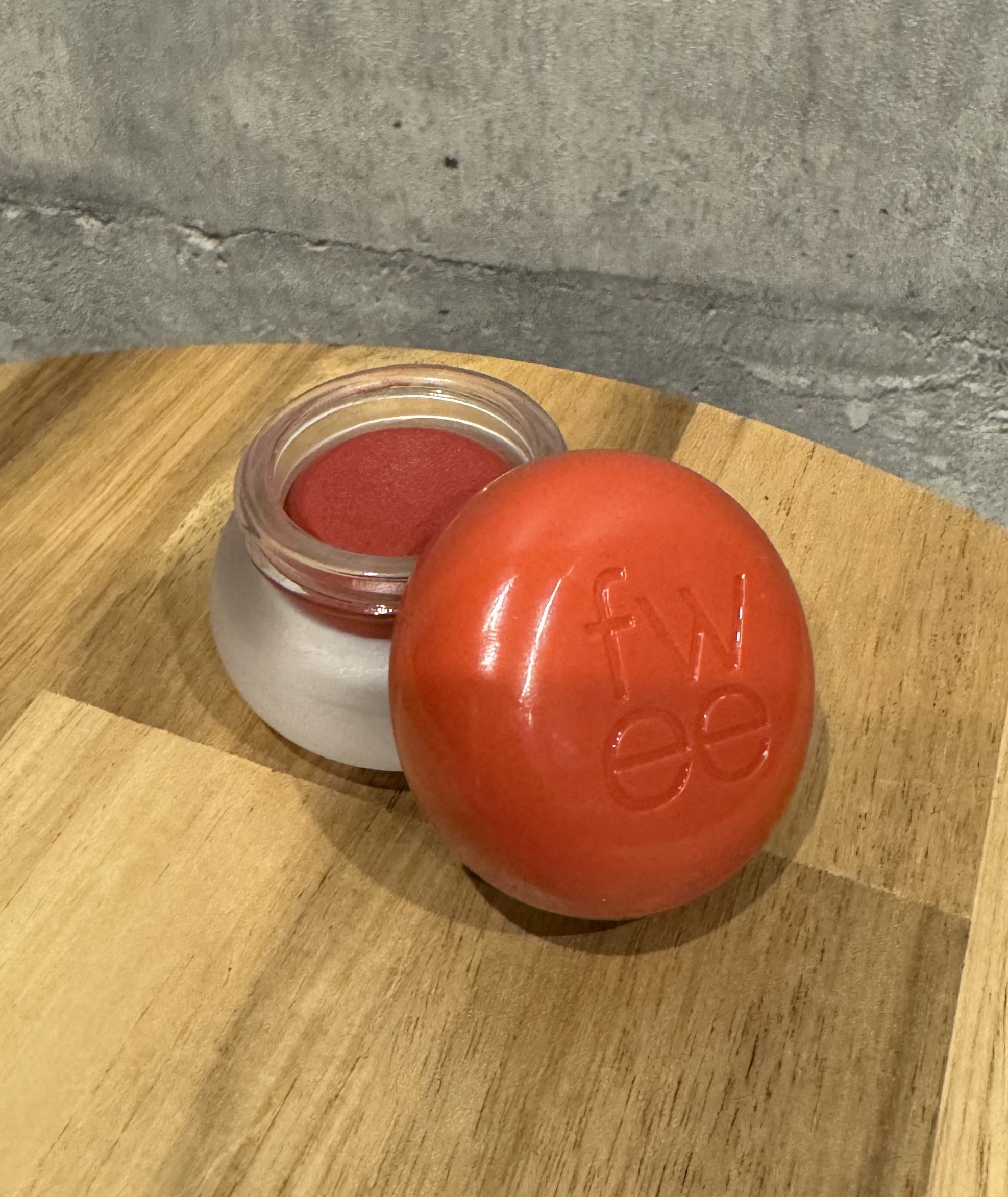 リップアンドチーク ブラーリープリンポット/fwee/口紅を使ったクチコミ（1枚目）