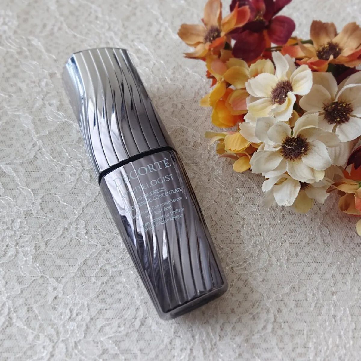 .

⏩️ COSME DECORTE
【ホワイトロジスト　ネオジェネシス　ブライトニング コンセントレイト】

つい先日、ホワイトロジスト7代目として発売されたデコルテの美白美容液🦢✨
美白有効成分「コウジ酸」が3700万個のメラニン生