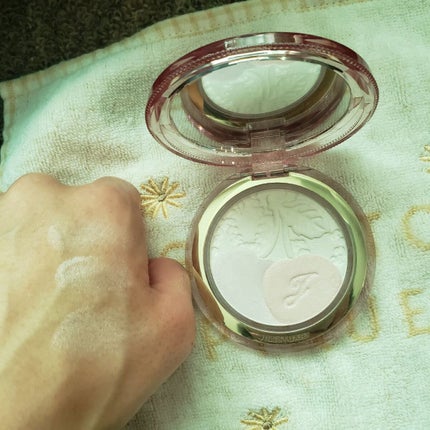 ジルスチュアート ミッドナイトチェリー コレクション  ルーセントグロウ セッティングパウダー  ミッドナイトチェリー /JILL STUART/メイクアップキットを使ったクチコミ(1枚目)