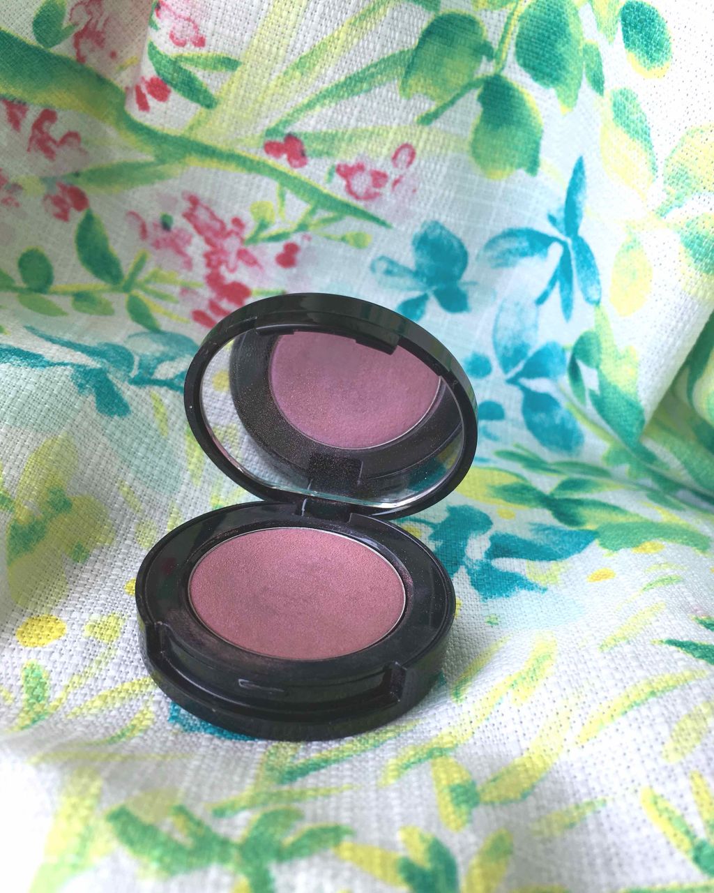 プレスドアイシャドウ/アリマピュア/単色アイシャドウを使ったクチコミ(1枚目)