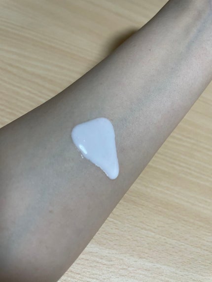 BENEFIQUE ハイドロUVジーニアス(UV&IR)のクチコミ「ベネフィーク
ハイドロUVジーニアス
SPF50+・PA++++なのに美容液発想◎
しっとり.....」(2枚目)