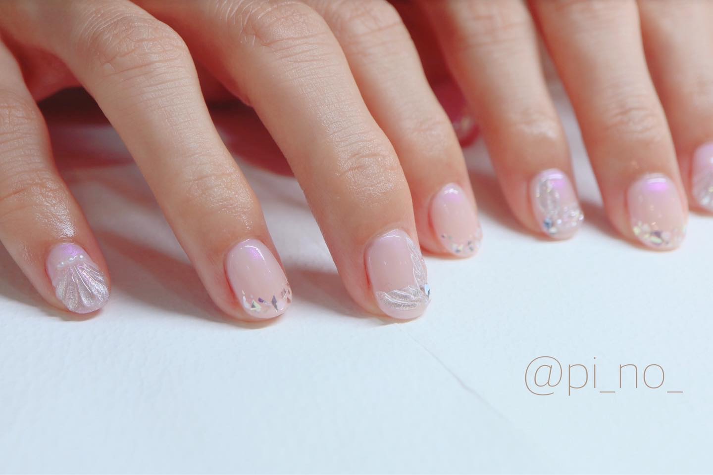 #マーメイドネイル,#キラキラネイル,#夏ネイル,#鮮やか夏ネイルのネイルデザイン