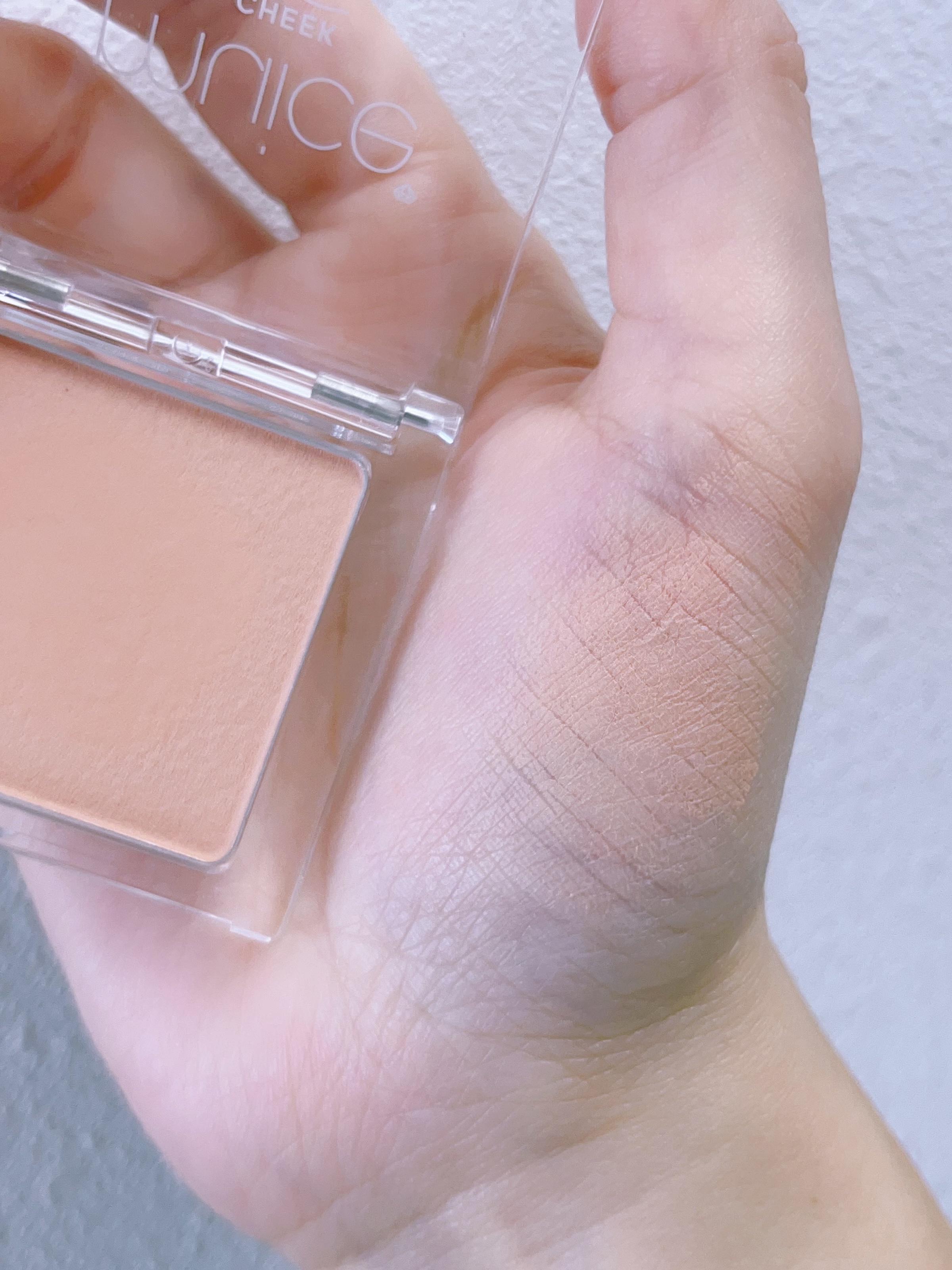 ぽわんチーク 02 ピュアビスケット/muice/パウダーチークを使ったクチコミ（3枚目）