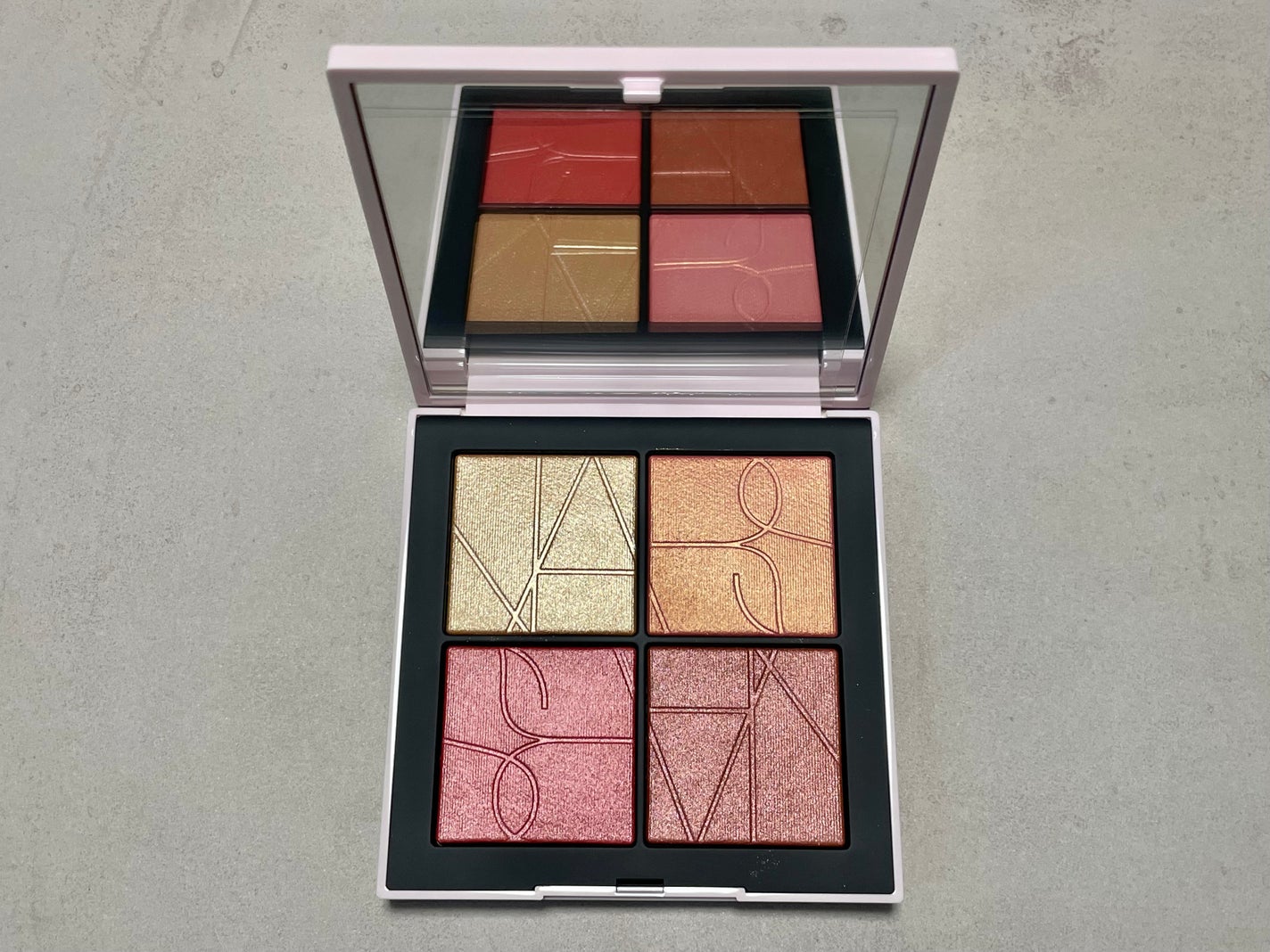 オーガズムフォープレイ ブラッシュクワッド/NARS/パウダーチークを使ったクチコミ(1枚目)