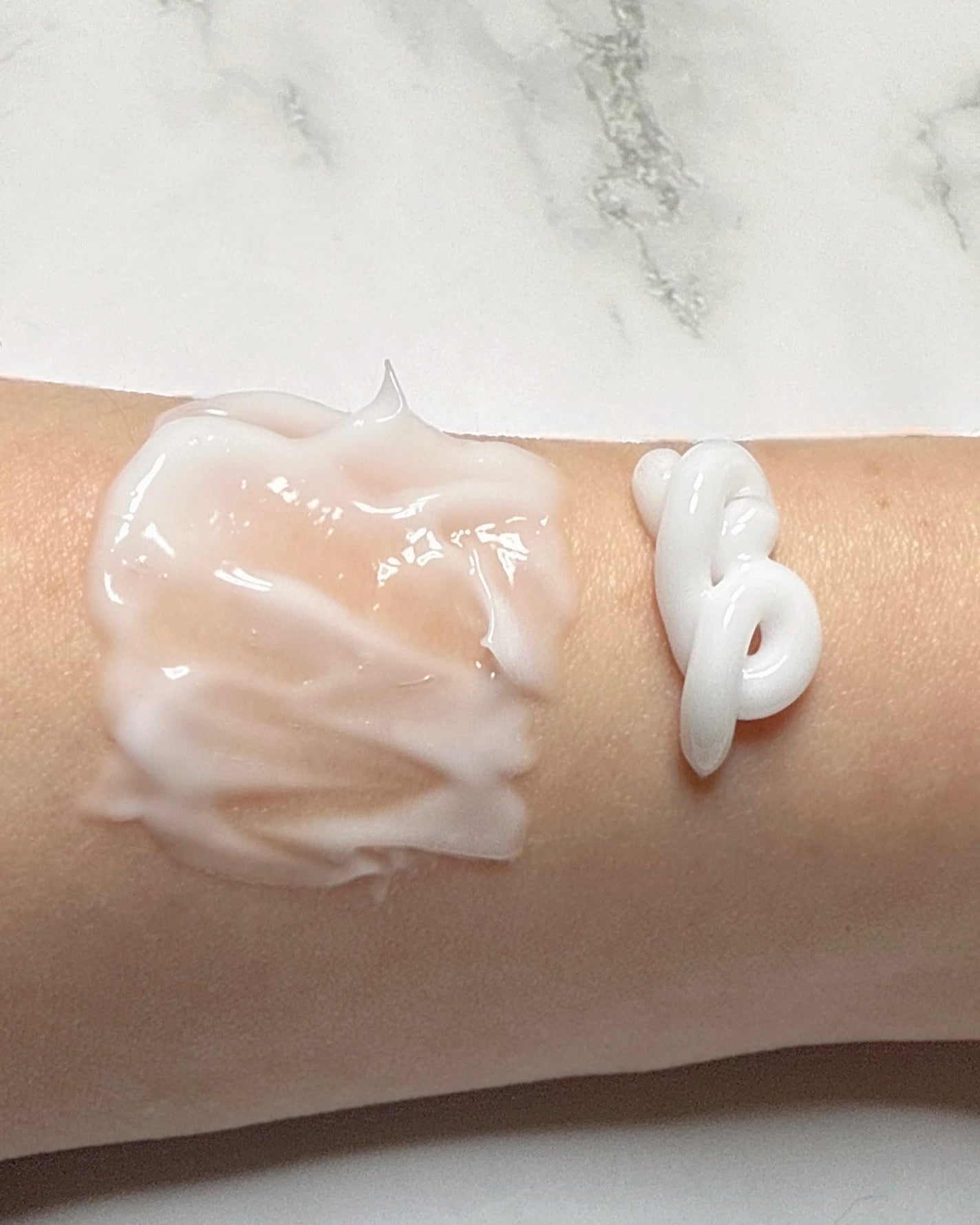 パフュームボディローション リリィムスクホワイトティー/TEABLESS/ボディローションを使ったクチコミ(6枚目)