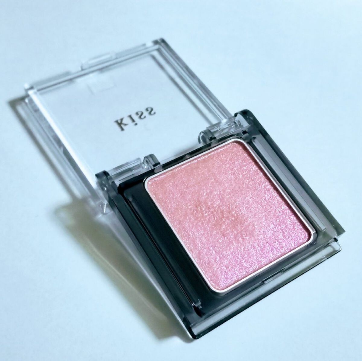  シアー グリッターアイズ/KiSS/単色アイシャドウを使ったクチコミ（2枚目）