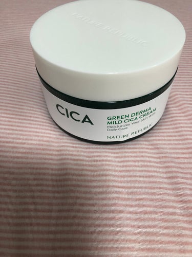 CICA MIlD CICA CREAM

NATURE REPUBLICの製品
匂いは気にならないし、伸びが良くて少ない量でベタベタする（笑）からコスパ良し
こってりな仕上がり( ˊᵕˋ ;)💦
ベタ