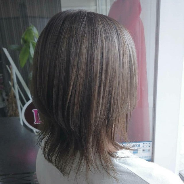 ウルフカットの女性