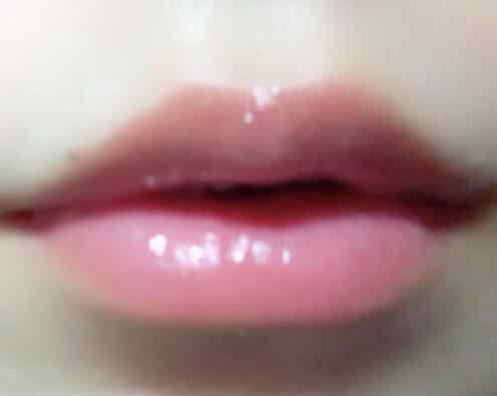 38°C / 99°F リップトリートメント (リップ美容液)/UZU BY FLOWFUSHI/リップケアを使ったクチコミ(4枚目)