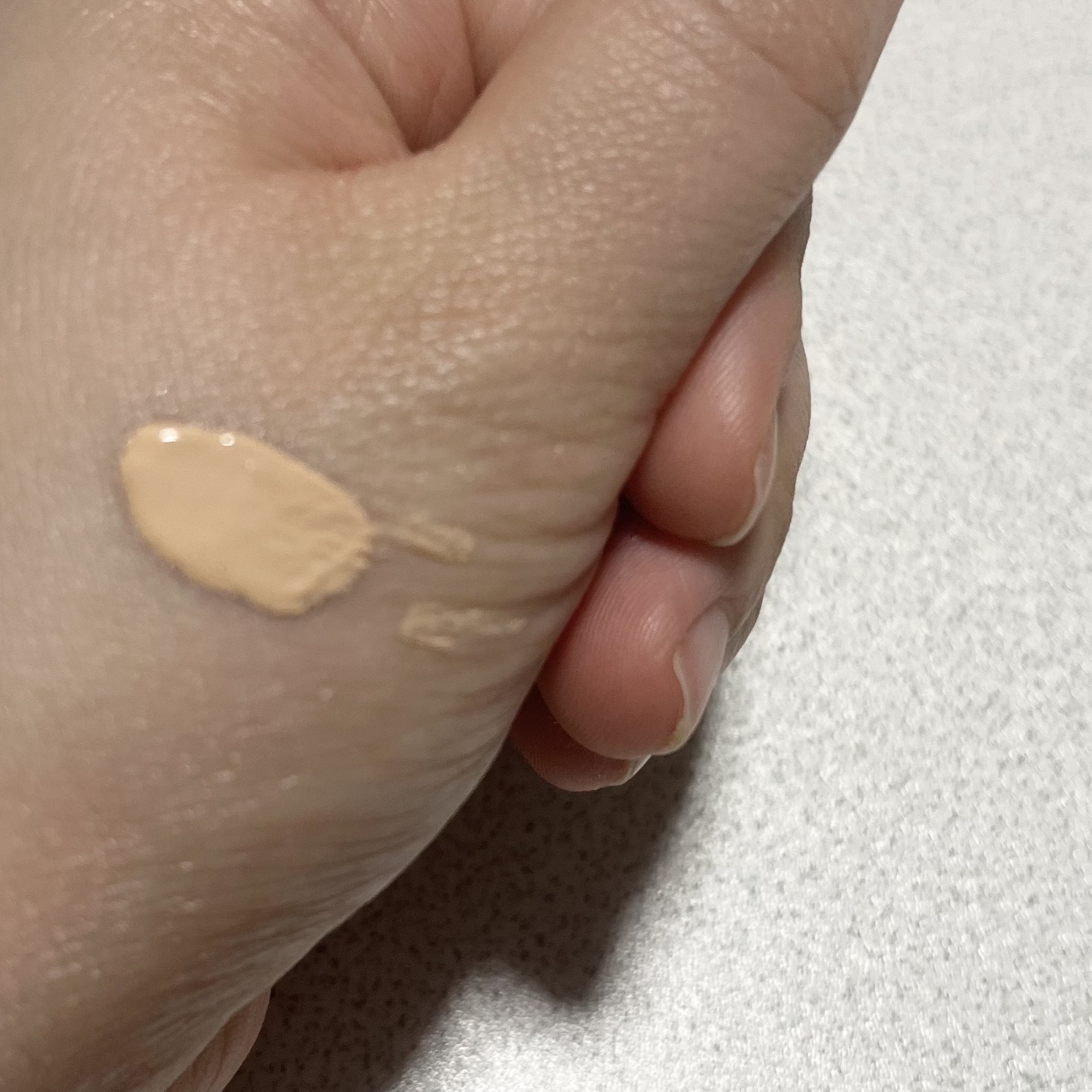 フィットミー リキッドファンデーション R/MAYBELLINE NEW YORK/リキッドファンデーションを使ったクチコミ（2枚目）