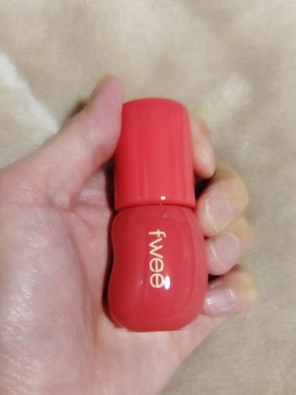 フィー 3Dボリューミンググロス/fwee/リップグロスを使ったクチコミ(2枚目)