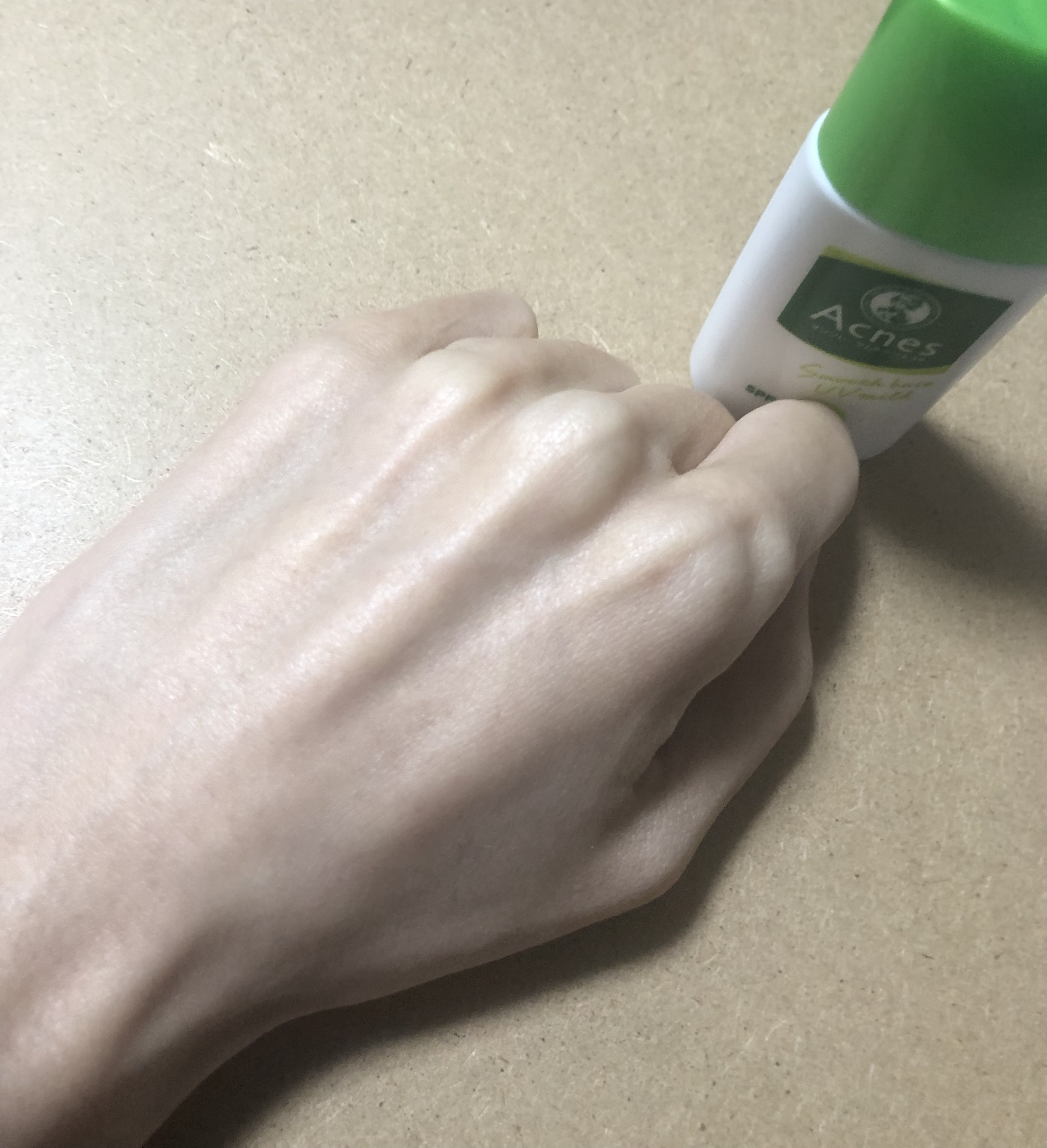 薬用スムースベースUVミルク/メンソレータム アクネス/化粧下地を使ったクチコミ（3枚目）