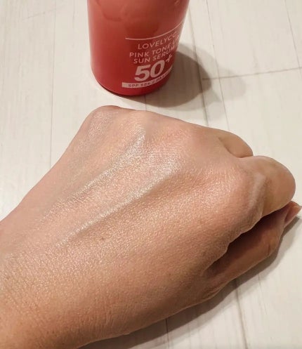 ピンクトーンアップサンセラム/LOVELYCC/化粧下地を使ったクチコミ(3枚目)