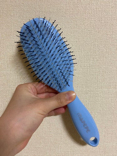 マペペデタングリングブラシウェットヘア用！

サラサラになると聞いて買いました。
これはウェットヘア用ですが、乾いた髪でも使えるのでとても便利です！
私は髪の毛を乾かす時に使っています！すごくサラサラに