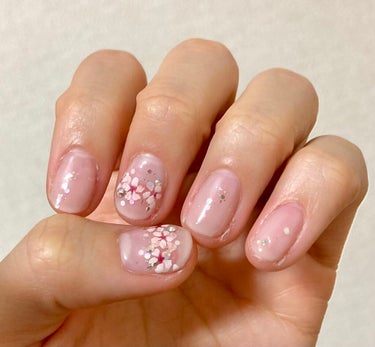 卒業式前なので春ネイル💅🏻

小花は絵なんですが、押し花みたいに見える〜✨

居酒屋バイトでずっとネイル出来なかったので、、
可愛くしてもらえてハッピーなりました\( ˆoˆ )/

#ジェルネイル #