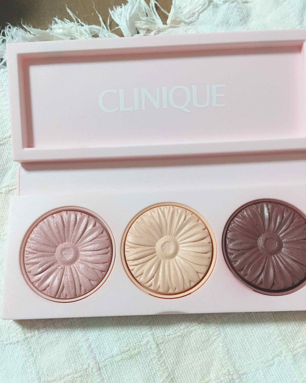 チーク ポップ オン ザ グロウ トリオ パレット/CLINIQUE/パウダーチークを使ったクチコミ(1枚目)