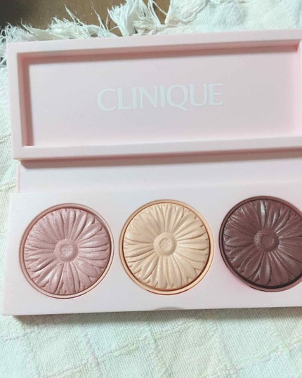 チーク ポップ オン ザ グロウ トリオ パレット/CLINIQUE/パウダーチークを使ったクチコミ(1枚目)