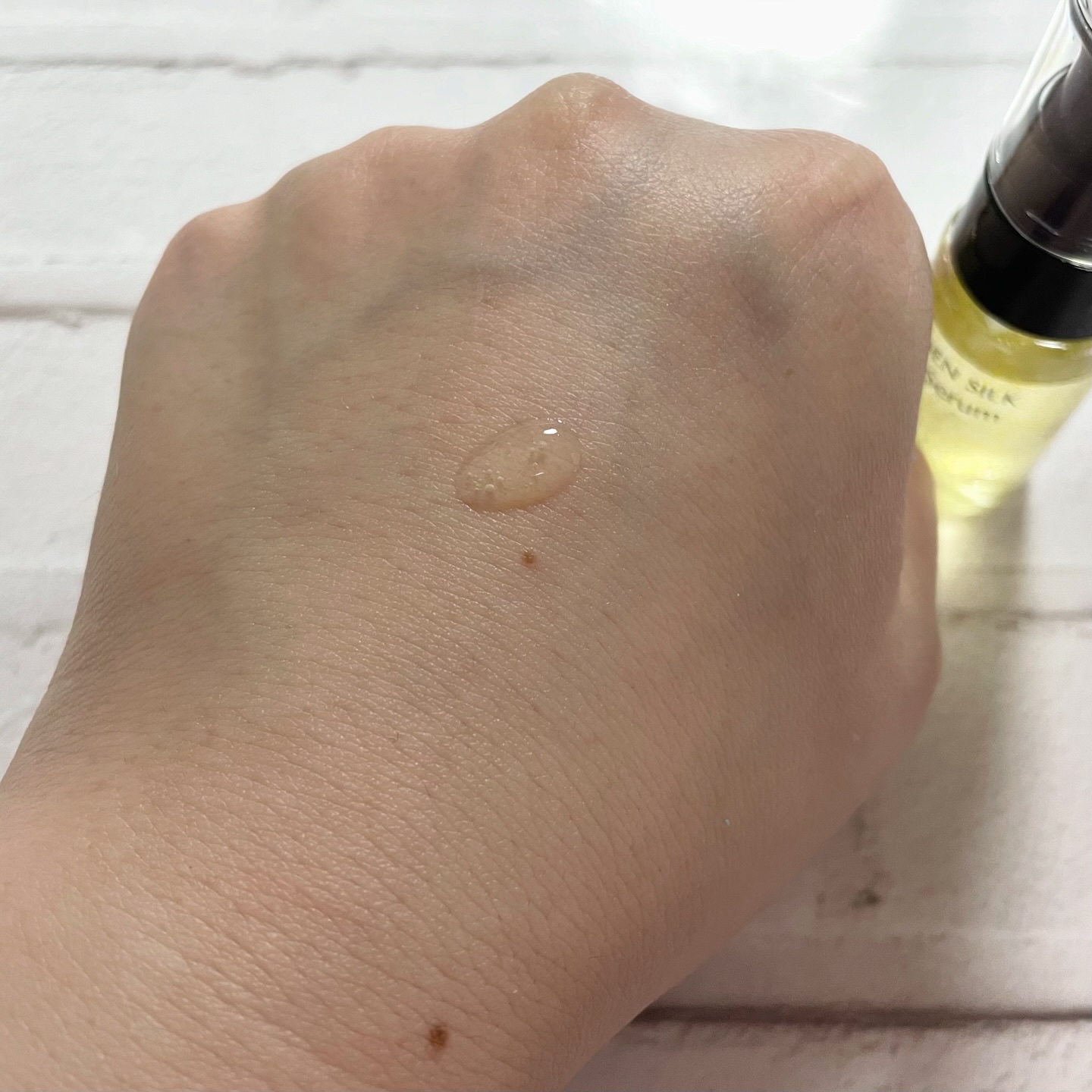 ゴールデンシルク ピュアセラム/MAYUNA/美容液を使ったクチコミ（3枚目）