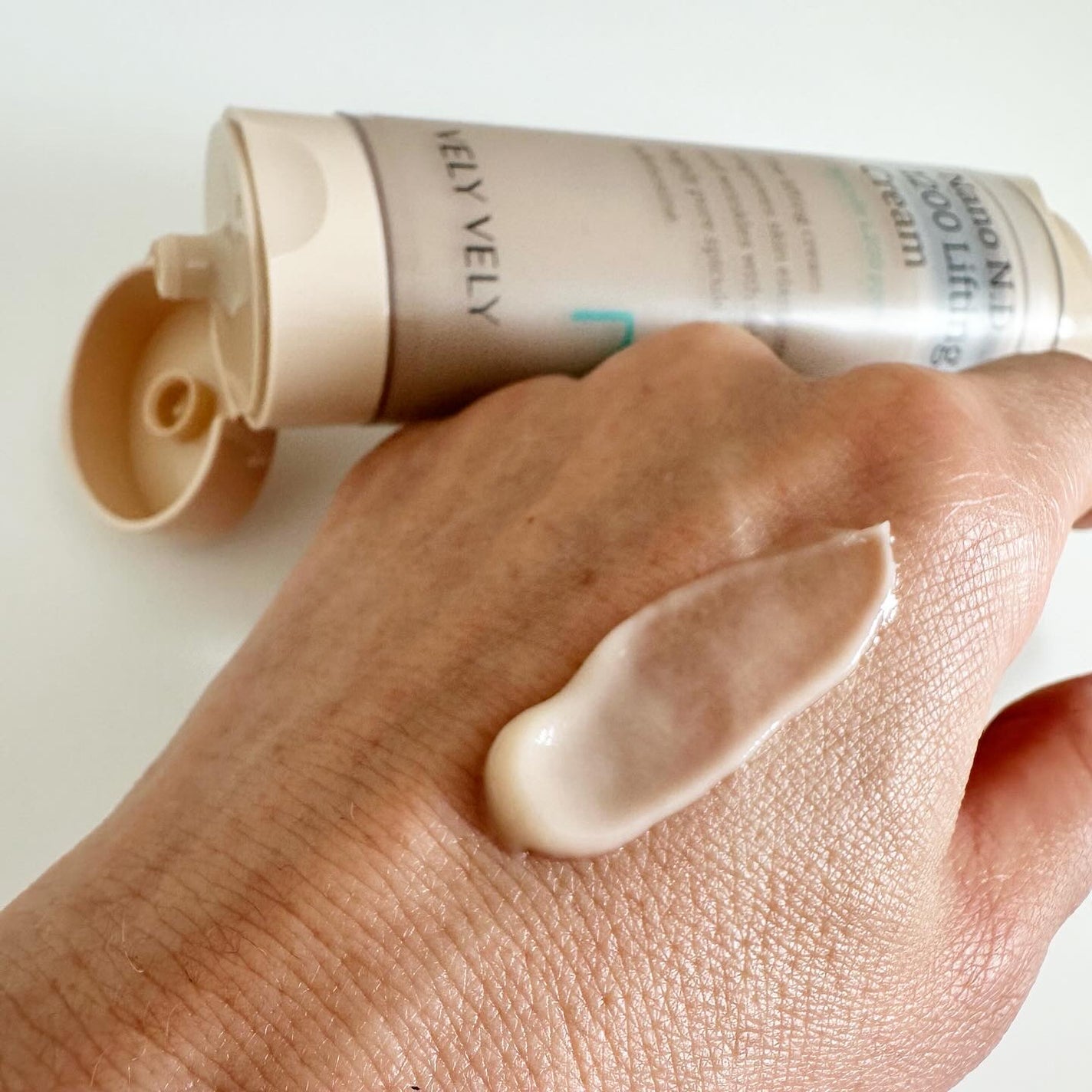 fuzukiフォロバ♡ on LIPS 「この軽さでこの機能!?が、た・ま・ら・な・い!今お気に入りの韓..」(5枚目)