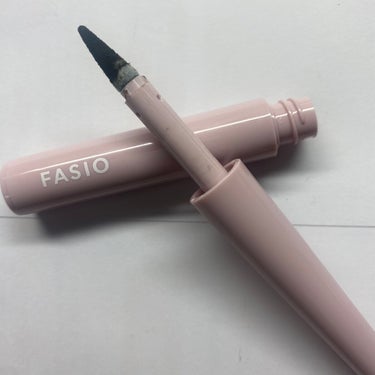 落ちにくいアイブロウ！
FASIO パウダリーティント アイブロウ 01 グレー

汗や前髪に触れても落ちないです。
色が濃いので塗りすぎ注意です！

#ファシオ
#アイブロウ