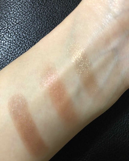 シャイニー プリティ シングス フェイス コンパクト【ホリデーコレクション 2018】/M・A・C/パウダーチークを使ったクチコミ(2枚目)