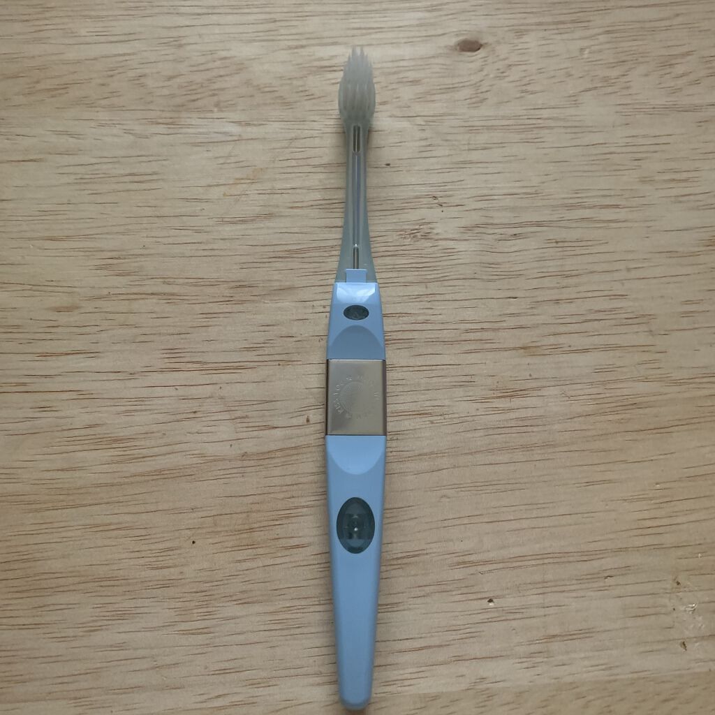 イオン歯ブラシ ionic(アイオニック)/アイオニック/歯ブラシを使ったクチコミ（2枚目）