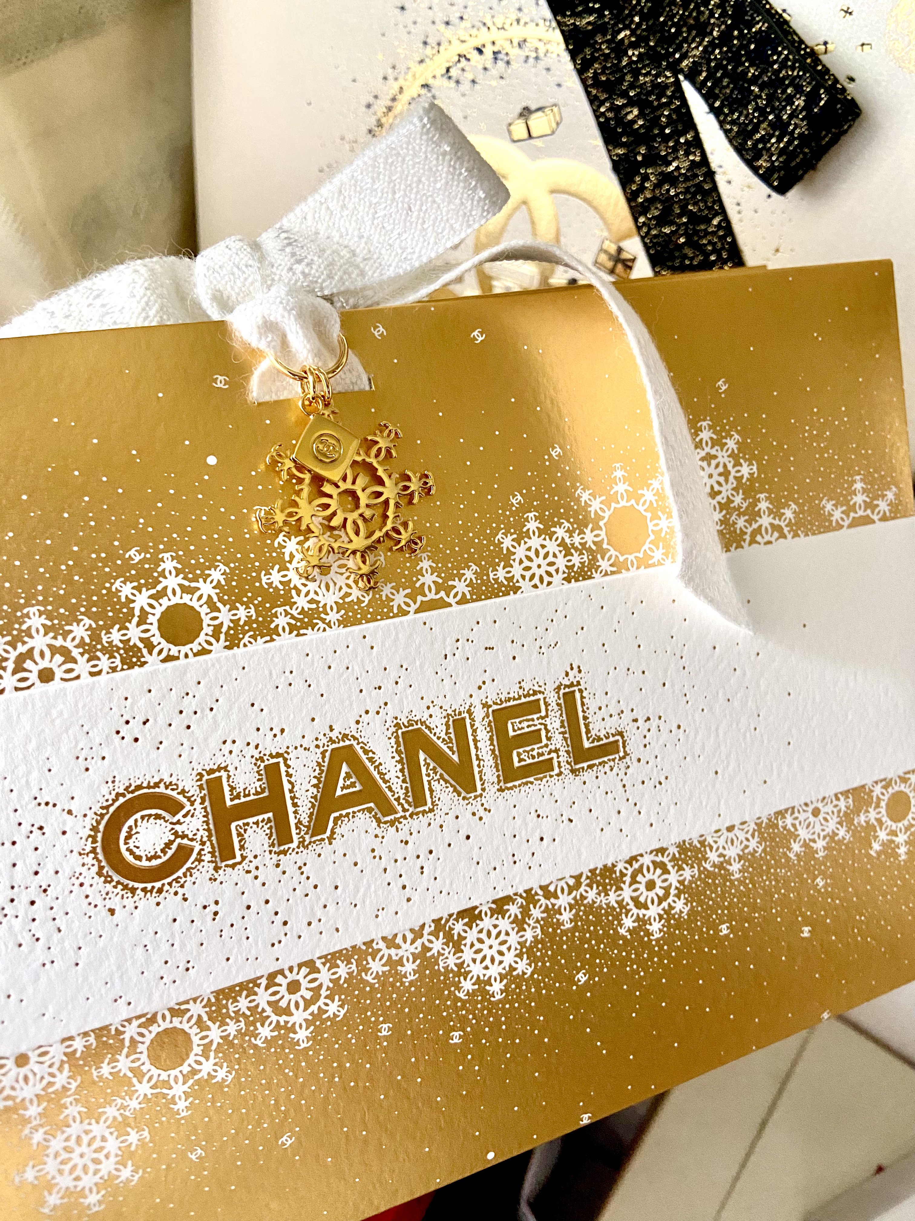 ル ルージュ デュオ ウルトラ トゥニュ 54 ストロベリー レッド/CHANEL/口紅を使ったクチコミ（2枚目）