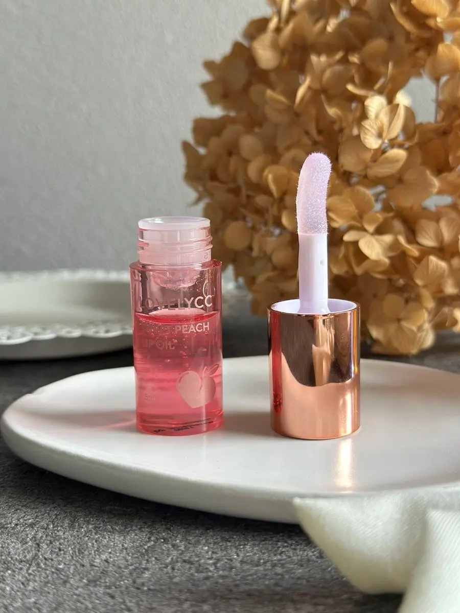 スイートリップオイル/LOVELYCC/リップオイルを使ったクチコミ（2枚目）