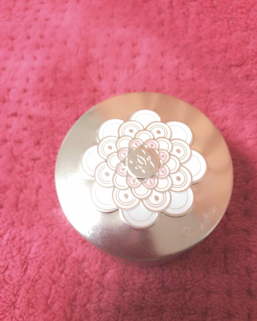 メテオリット ビーユ/GUERLAIN/フェイスパウダーを使ったクチコミ(3枚目)