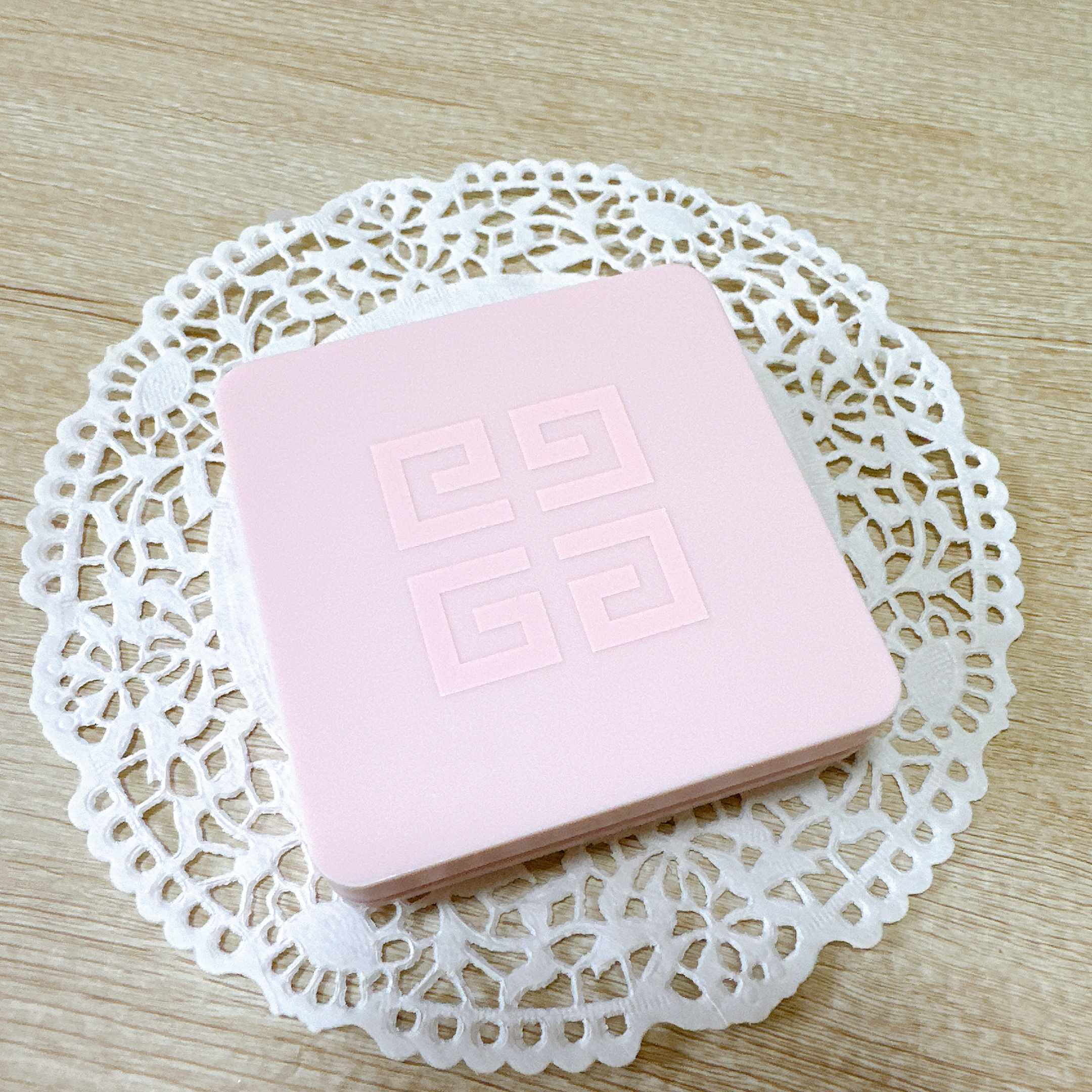 スキン PFCT コンパクト クリーム Ｎ/GIVENCHY/化粧下地を使ったクチコミ（2枚目）